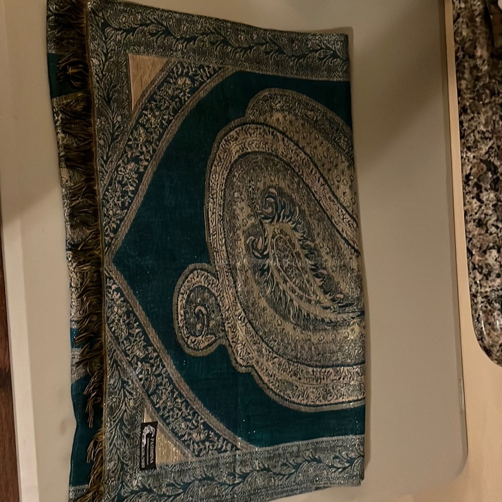 Wrap 68 inches long x 28 inches long